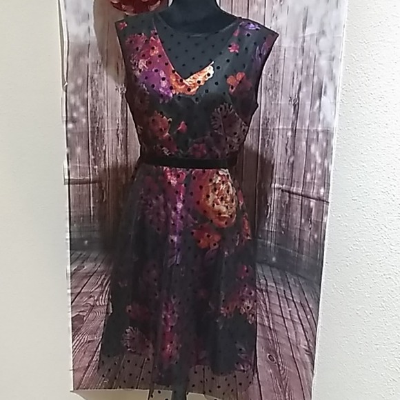 SD Collection Floral & Mesh Polkadot Dress - Picture 2 of 8